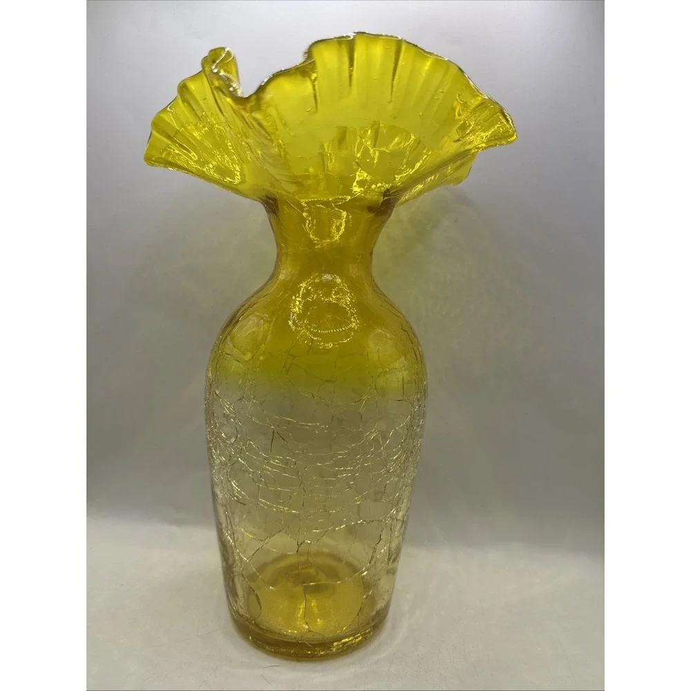 Blenko style hand blown yellow‎ art glass vase with a ruffled rim GLOWS RED
